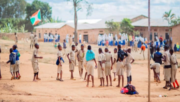 Crise du matériel didactique : L'année scolaire en péril pour les élèves de 5e année fondamentale au Burundi